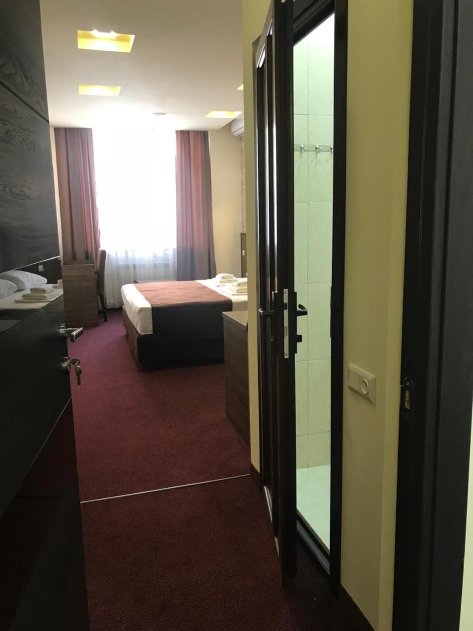 Hobby Hotel Erivan Exterior foto